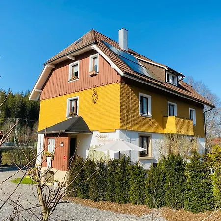 Gaestehaus Sandvoss * Titisee-Neustadt