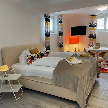 Gaestehaus Sandvoss شقة تيتيسي نيوستادت